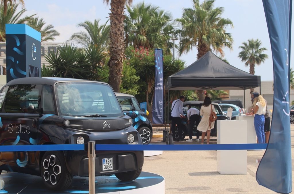 ΔΕΗ blue: Γιορτάζουμε έναν χρόνο ΔΕΗ blue και χαρίζουμε 20 ηλεκτροκίνητα Citroën Ami blue