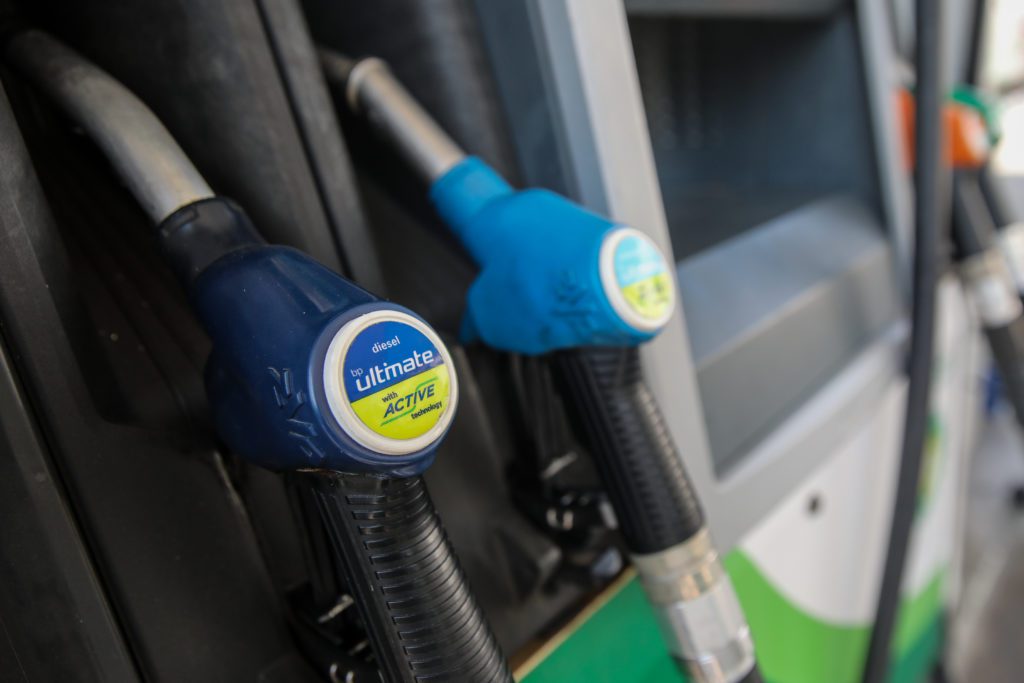 Κυβερνητική κοροϊδία για το Fuel Pass 3 – Σταϊκούρας: «Δεν έχει τεθεί θέμα… ακόμα» (Video)