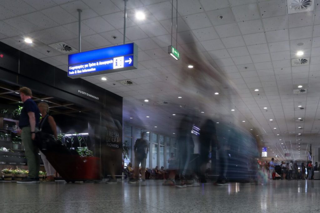 Έκρυβε στη βαλίτσα του… 850.000 ευρώ – Συνελήφθη Αιγύπτιος στο αεροδρόμιο «Ελ. Βενιζέλος»