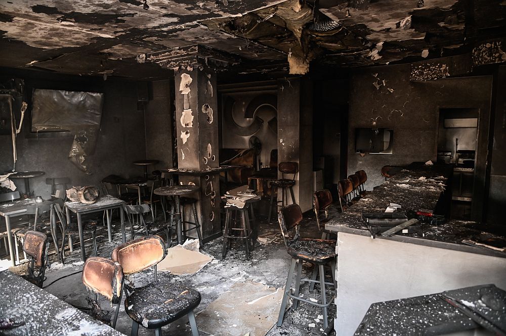 Έκρηξη σε καφετέρια στο Περιστέρι: Οι πρώτες εικόνες από το κατάστημα – Πολύ σοβαρές υλικές ζημιές (Video)
