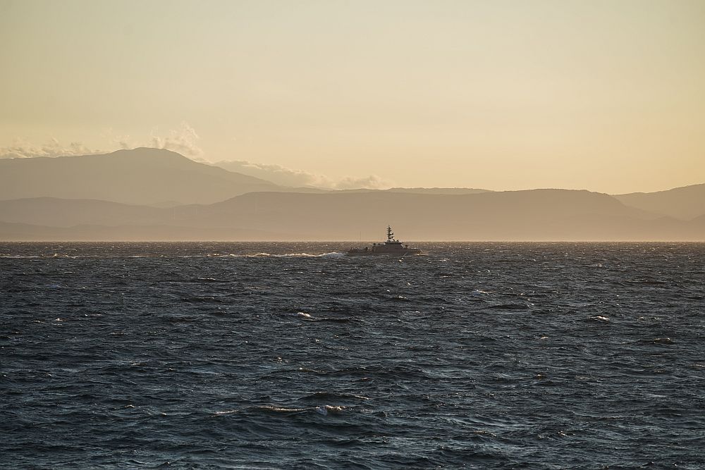 Πλοιάριο με 112 πρόσφυγες εντοπίστηκε στα νότια της Κρήτης