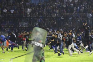 Ινδονησία: Τραγωδία με δεκάδες νεκρούς, μετά το τέλος ποδοσφαιρικού αγώνα