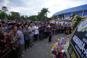 Ανεβαίνει ο τραγικός απολογισμός στην Ινδονησία &#8211; Νεκρά 32 παιδιά μετά τα επεισόδια σε ποδοσφαιρικό αγώνα
