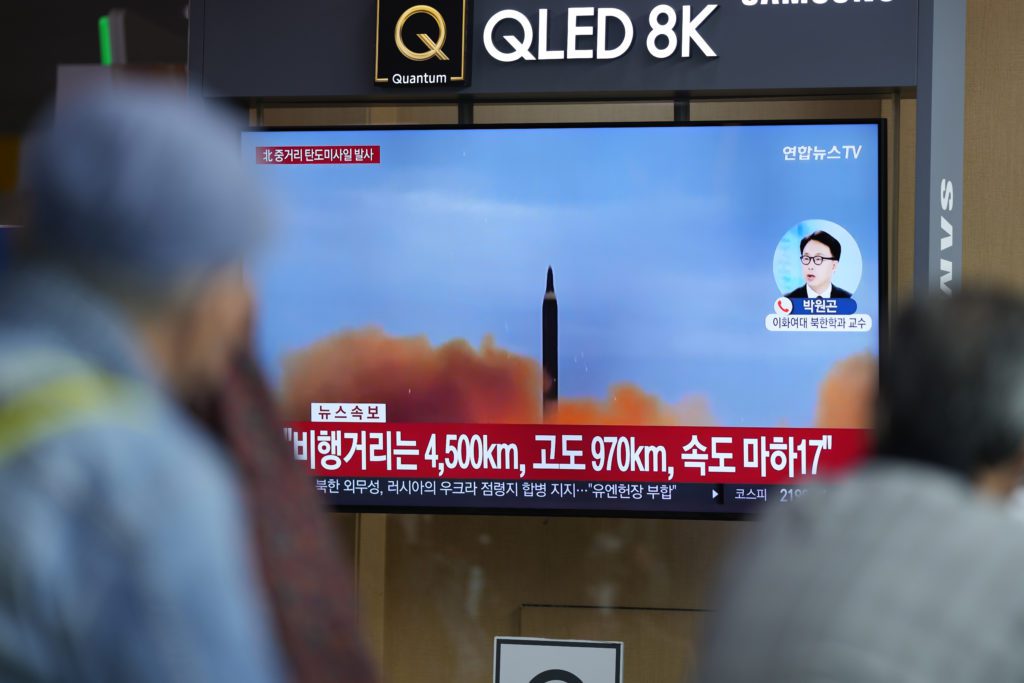 Νέος συναγερμός στην κορεατική χερσόνησο – Η Βόρεια Κορέα εκτόξευσε βαλλιστικό πύραυλο