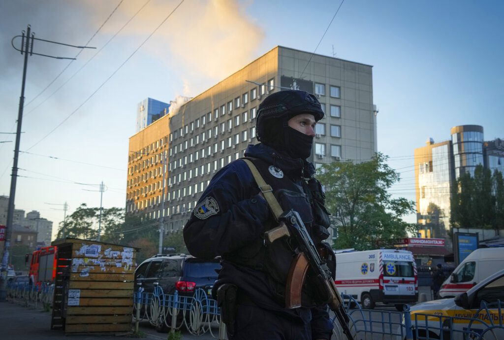 Πόλεμος στην Ουκρανία: Συναγερμός με εκρήξεις στο κέντρο του Κιέβου (Photos – Video)