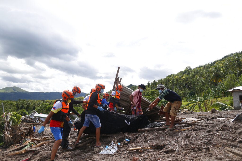 Φιλιππίνες: Τουλάχιστον 33 οι νεκροί από τις πλημμύρες – Αγωνία για δεκάδες αγνοούμενους