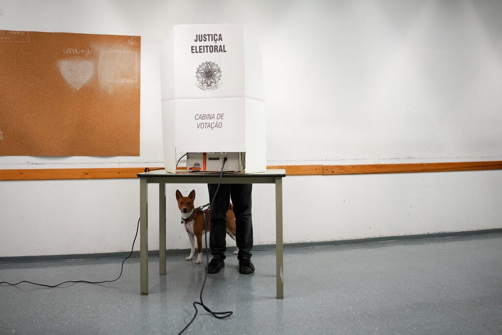 Εκλογές στη Βραζιλία: Ξεκίνησε η καταμέτρηση, μπροστά ο Μπολσονάρο – Φόβοι για καταστολή ψηφοφόρων