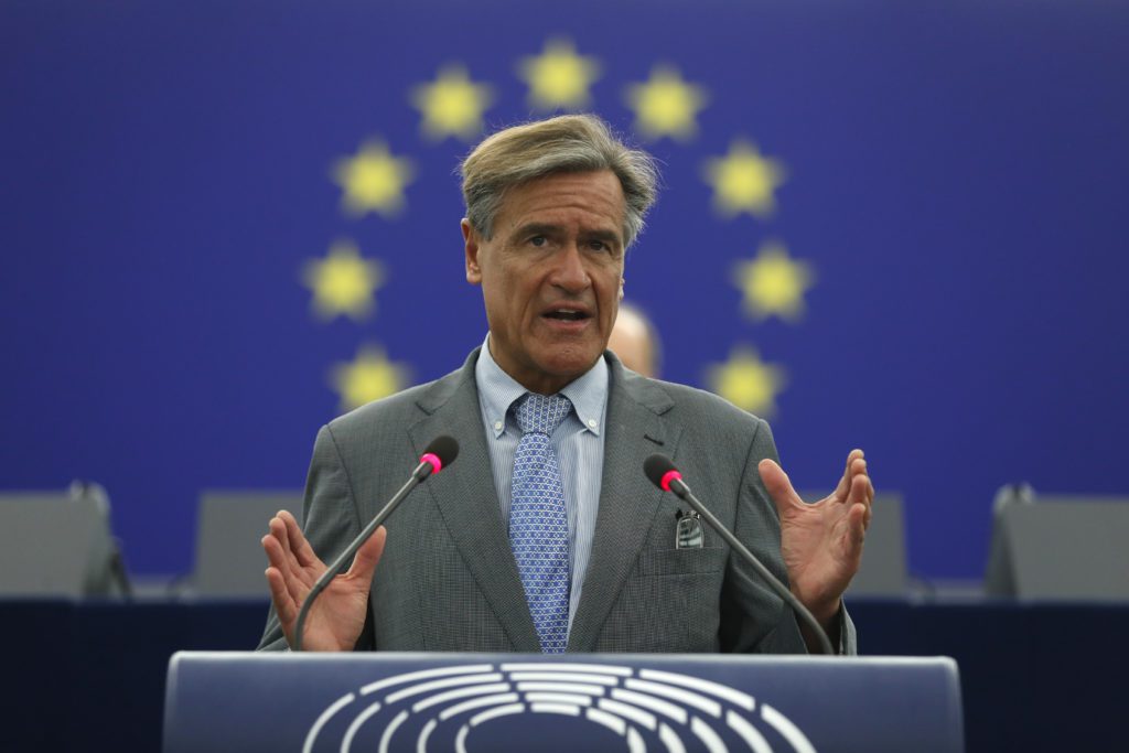 Πρόεδρος Επιτροπής LIBE: «Το σκάνδαλο υποκλοπών δεν έχει την προβολή που θα έπρεπε στην Ελλάδα»