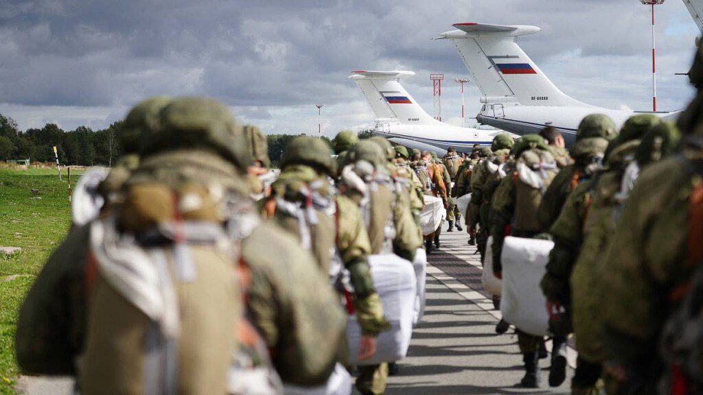 Λευκορωσία: Στο Μινσκ οι πρώτοι ρώσοι στρατιώτες για τη νέα κοινή δύναμη