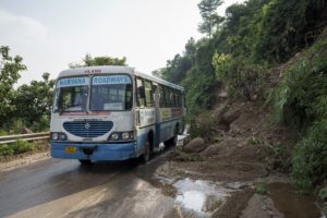 Ινδία: Πτώση λεωφορείου σε φαράγγι βάθους 500 μέτρων &#8211; 25 νεκροί