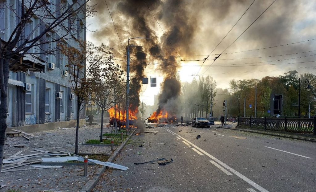 Ισχυρές εκρήξεις στο κέντρο του Κιέβου (Videos)