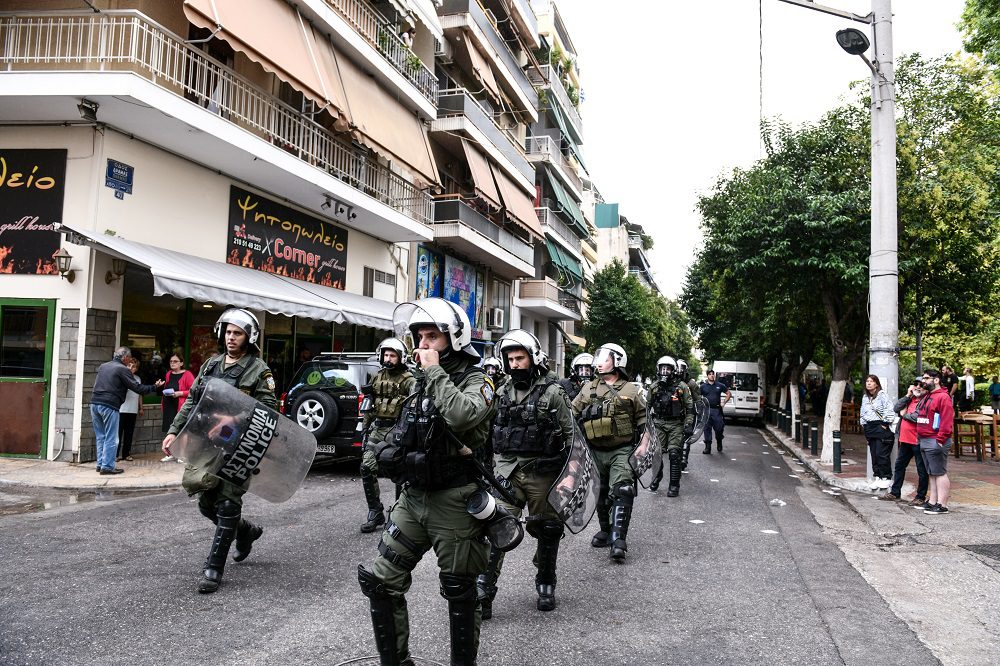 Σεπόλια: Μεγάλη πορεία αλληλεγγύης στην 12χρονη – Απρόκλητο χτύπημα με χημικά από τα ΜΑΤ (Photos)