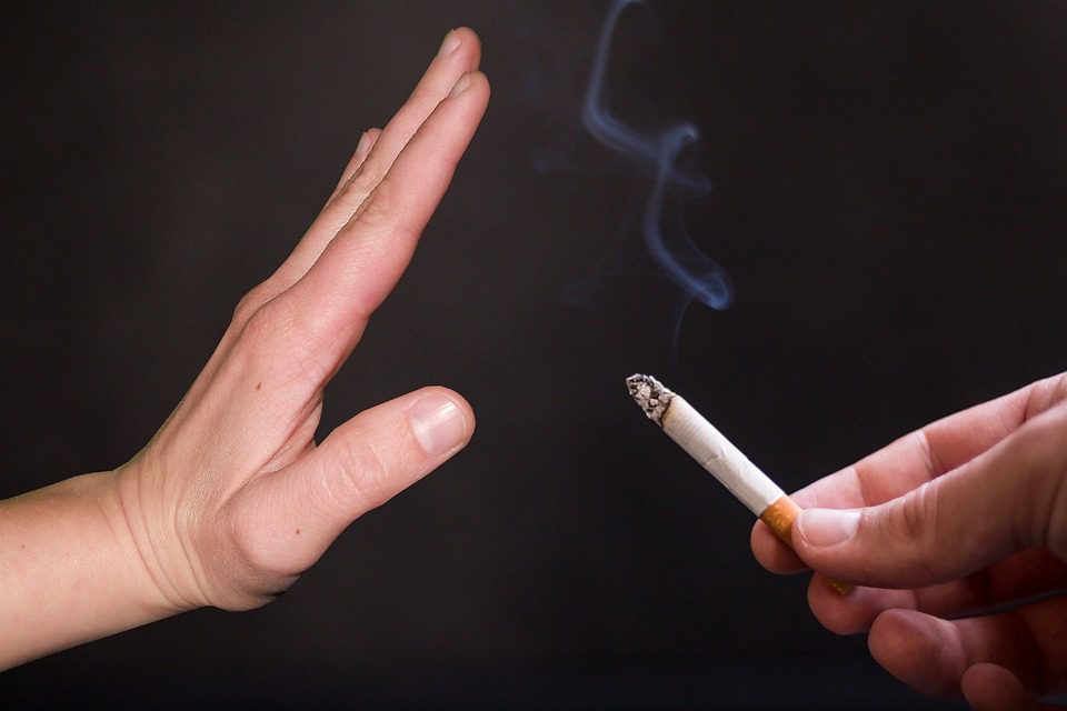 Νέα έρευνα για το κάπνισμα – Θετικά νέα για όσους κόβουν το τσιγάρο πριν τα 35