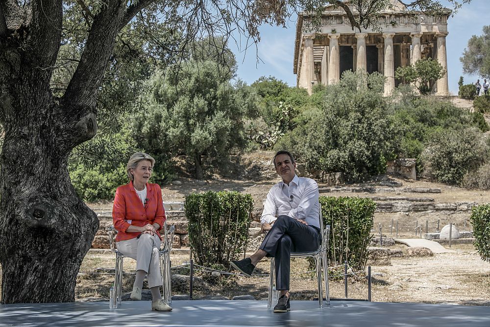 Ιταλικά ΜΜΕ: «Η Ούρσουλα φον ντερ Λάιεν πηγαίνει στην Ελλάδα και ο σύζυγος εισπράττει 32 εκατ. ευρώ από την Αθήνα»
