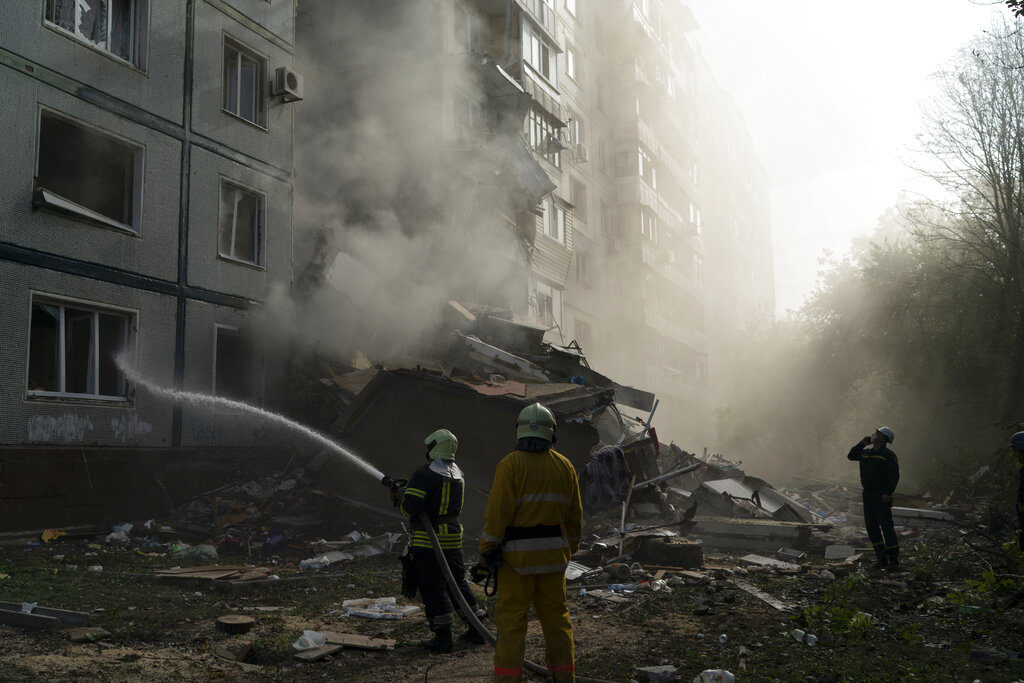 Ουκρανία – Ζαπορίζια: Τουλάχιστον 13 νεκροί και δεκάδες τραυματίες από βομβαρδισμό (Video)