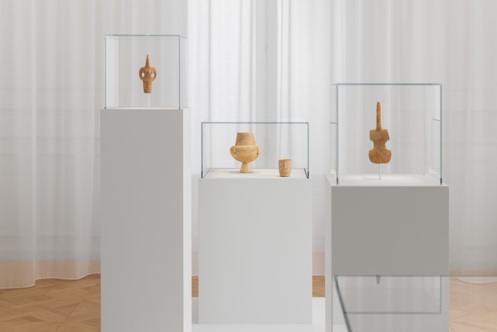 Μακριά από τα φώτα της δημοσιότητας ξεκινά η έκθεση της Συλλογής Στερν στο Κυκλαδικής Τέχνης