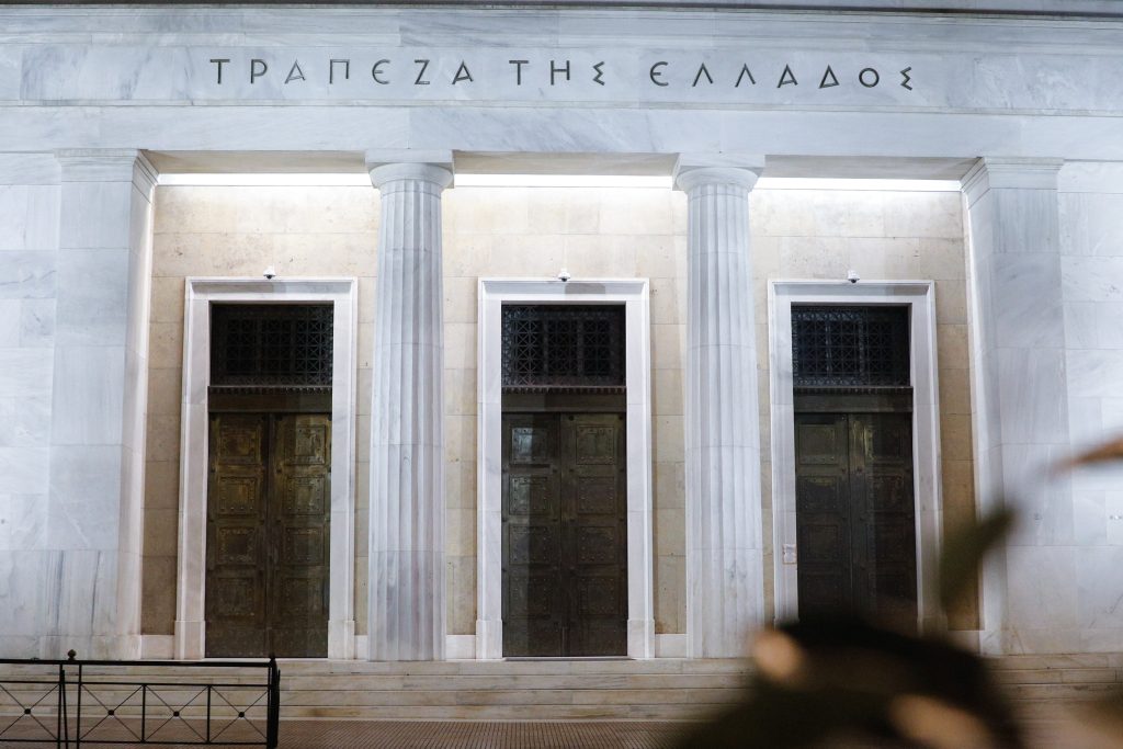 «Ράπισμα» των Δικηγορικών Συλλόγων στον Στουρνάρα για τους πλειστηριασμούς