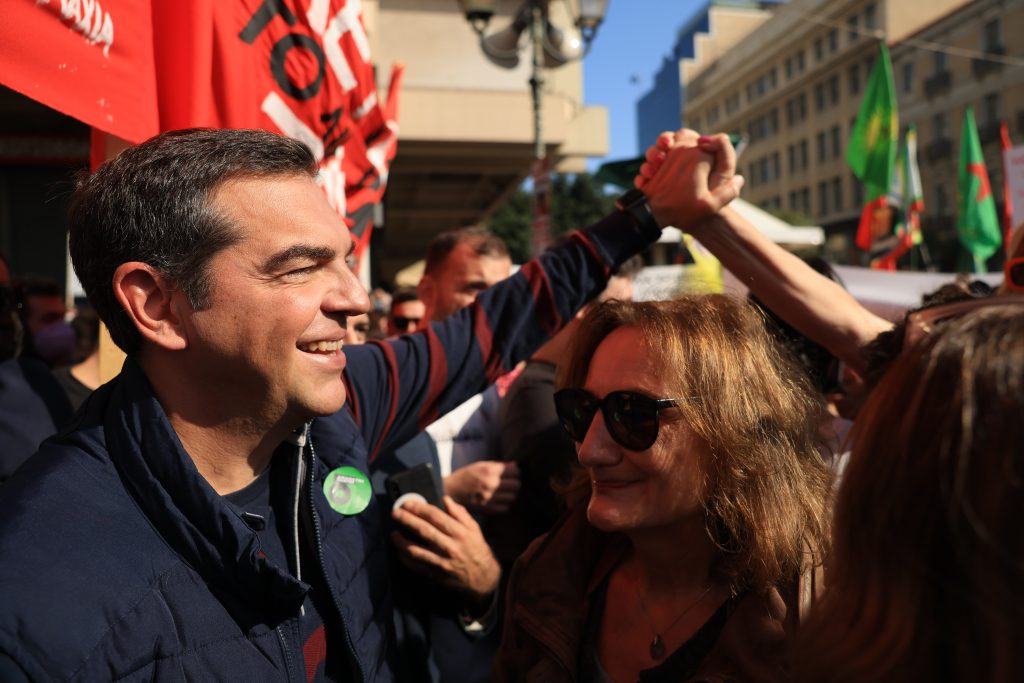 Αμείλικτα ερωτήματα από τον Αλέξη Τσίπρα 