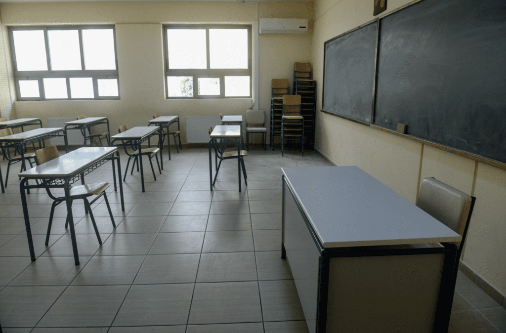 Σκάνδαλο «διπλών» συμβάσεων σε ιδιωτικά σχολεία καταγγέλλει η ΟΙΕΛΕ