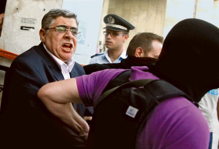 Οργή στο twitter για την αποφυλάκιση Μιχαλολιάκου: «Πριν τις ευρωεκλογές ξεπλένουν τους φασίστες»