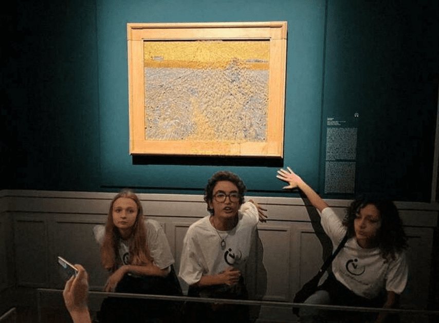 Ακτιβίστριες πέταξαν σούπα σε πίνακα του Βαν Γκογκ