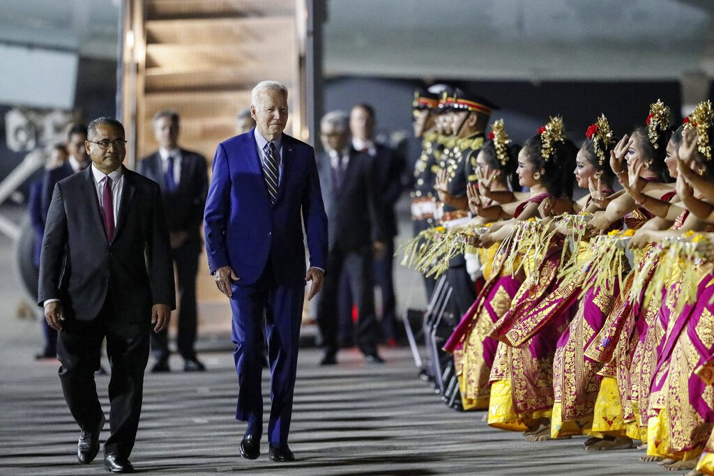 G-20: Στην Ινδονησία ο Μπάιντεν – Επίκειται συνάντηση με Σι Τζινπίνγκ