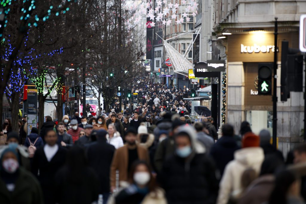 Οι Βρετανοί ξεκίνησαν από Οκτώβριο τις χριστουγεννιάτικες αγορές λόγω πληθωρισμού