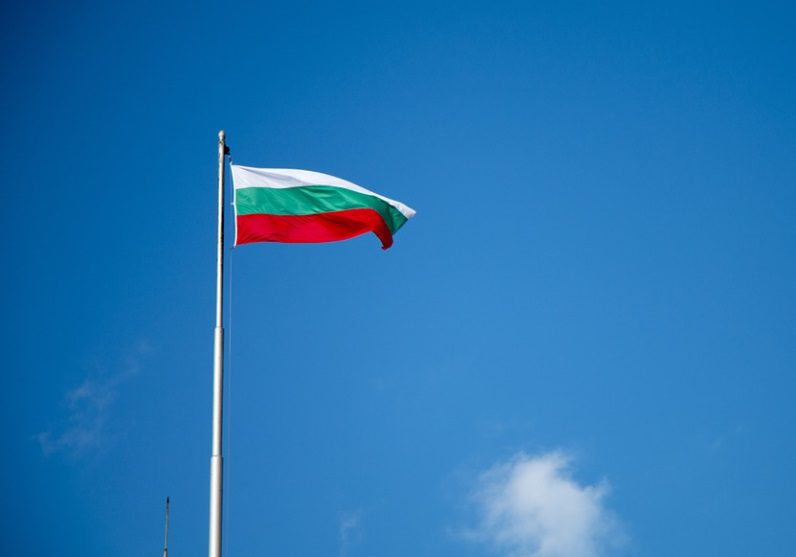 Βουλγαρία: Δύο στους τρεις προτιμούν να αγοράζουν με μετρητά