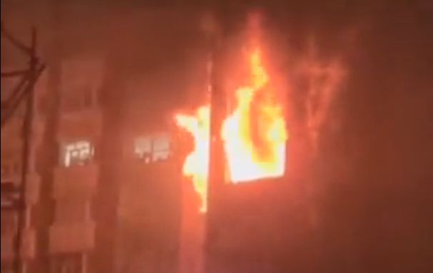 Κίνα: Δέκα νεκροί και εννέα τραυματίες σε πυρκαγιά σε πολυκατοικία στη Σιντζιάνγκ (Video)