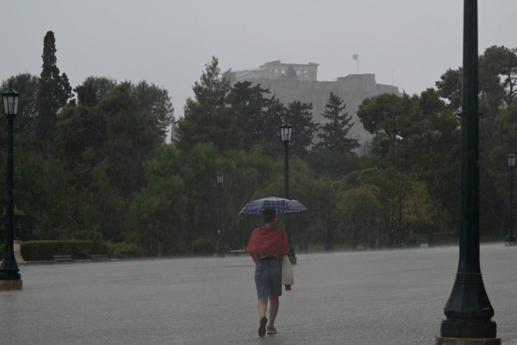 Νέο κύμα κακοκαιρίας με βροχές, καταιγίδες και χαλάζι – Πού θα σημειωθούν τα φαινόμενα