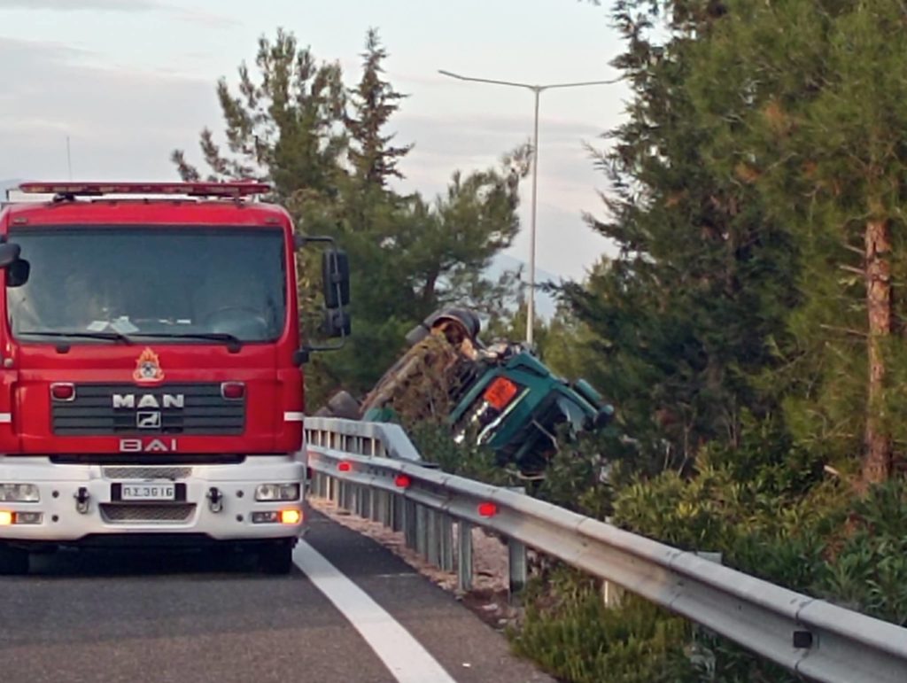 Συναγερμός στη Λάρισα: Ανατροπή βυτιοφόρου με εύφλεκτο υλικό – Διακοπή κυκλοφορίας