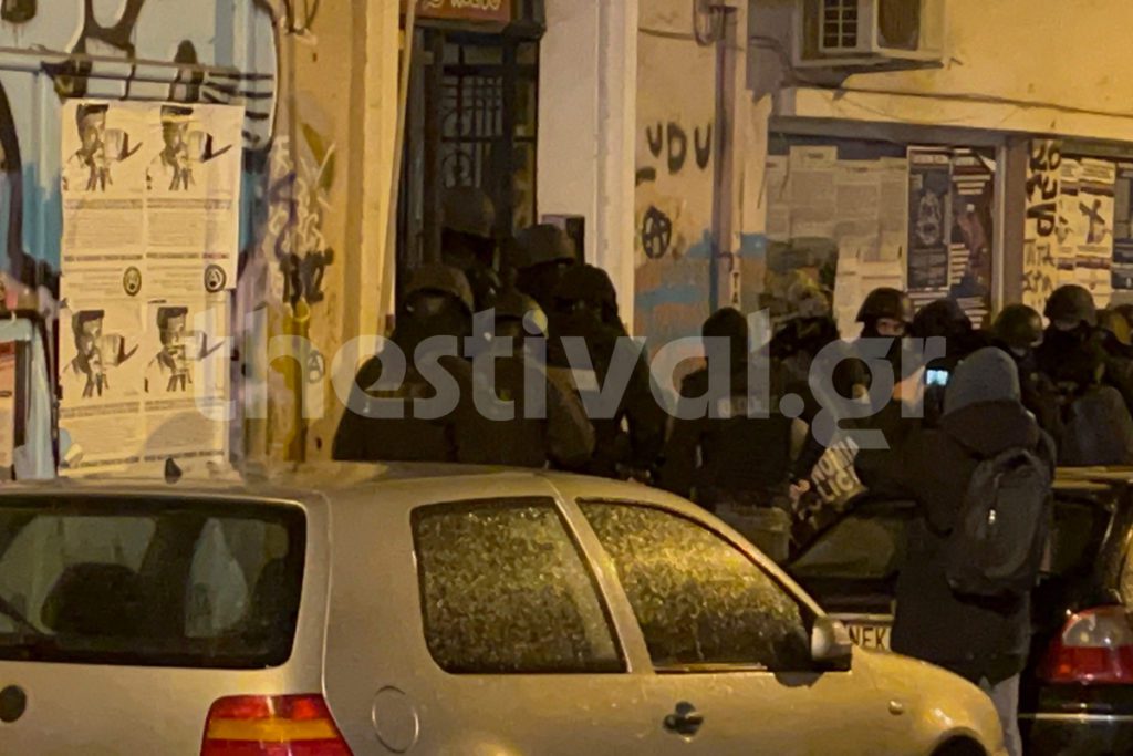 Θεσσαλονίκη: Αστυνομική επιχείρηση εκκένωσης υπό κατάληψη κτιρίου – Συλλήψεις και προσαγωγές