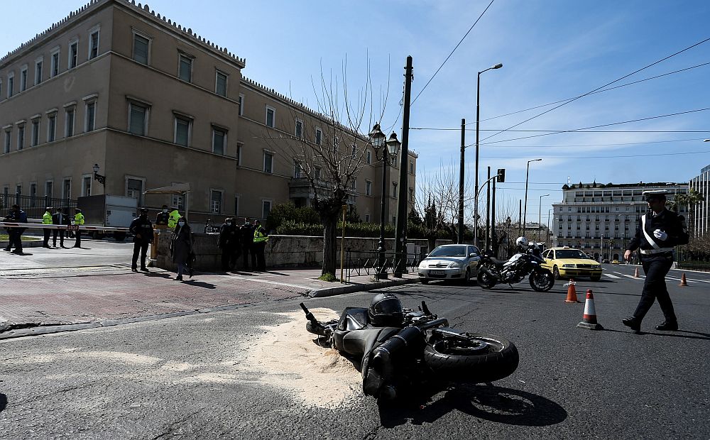 Ένα χρόνο αναβολή στη δίκη για τον θάνατο του 23χρονου Ιάσονα έξω από τη Βουλή