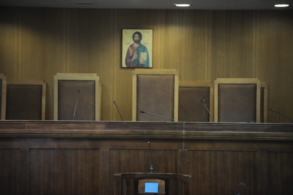 Κυβερνητική αδιαφορία για τη νομική βοήθεια