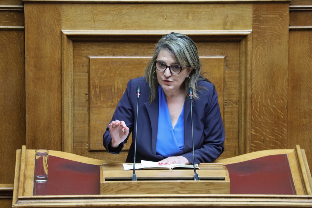 Βουλή: Το καυστικό σχόλιο Τελιγιορίδου προς την κυβέρνηση Μητσοτάκη για τις υποκλοπές (Video)