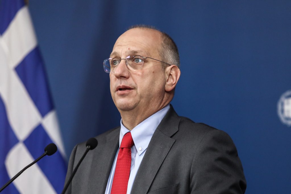 Η κυβέρνηση θυμήθηκε τις «ανεξάρτητες αρχές» για να μη σχολιάσει τον κώδικα λογοκρισίας του ΕΣΡ
