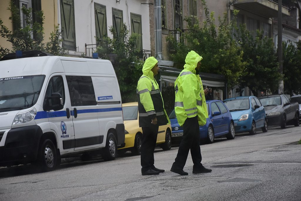 Άγιος Δημήτριος: Διακοπή κυκλοφορίας λόγω καθίζησης του οδοστρώματος