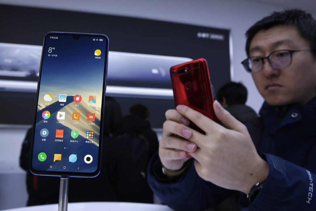 Μαζικές απολύσεις εργαζομένων ετοιμάζει η Xiaomi