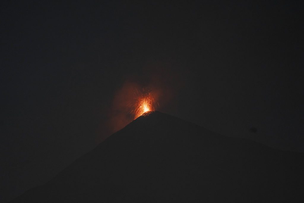Γουατεμάλα: Εξερράγη το ηφαίστειο Φουέγο (Video)