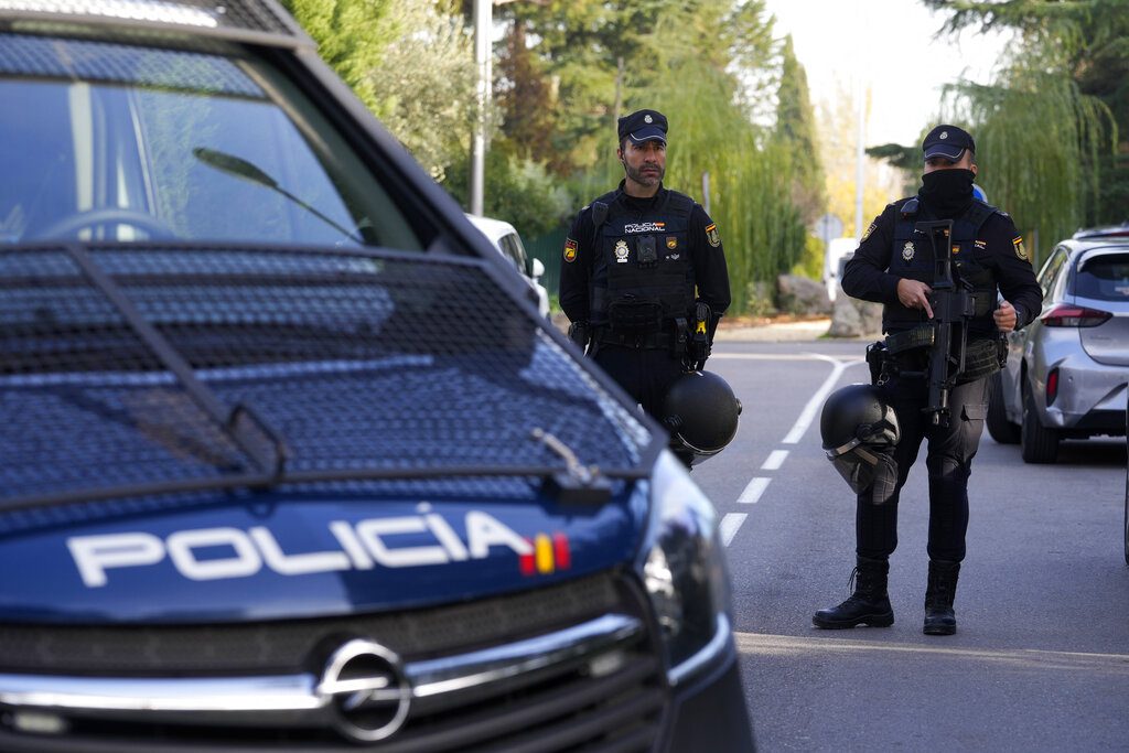 Ισπανία: Συνεχίζεται το μπαράζ παγιδευμένων πακέτων – Εστάλη και στην πρεσβεία των ΗΠΑ στη Μαδρίτη