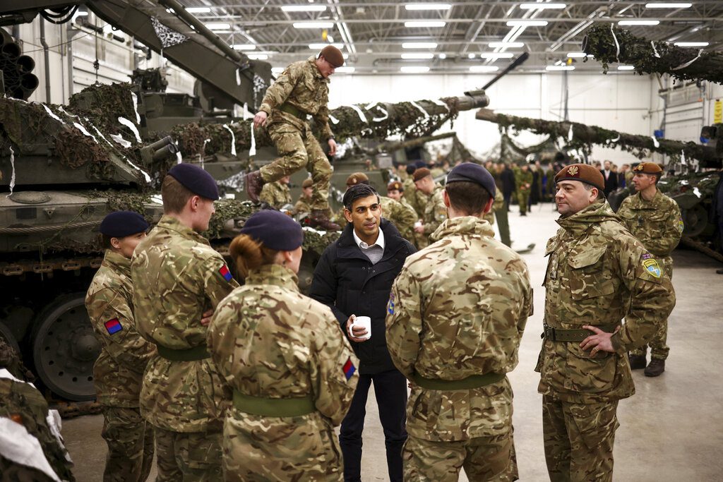 Bρετανία: Αυξάνει τις στρατιωτικές δαπάνες κατά 1,21 δισ. δολάρια