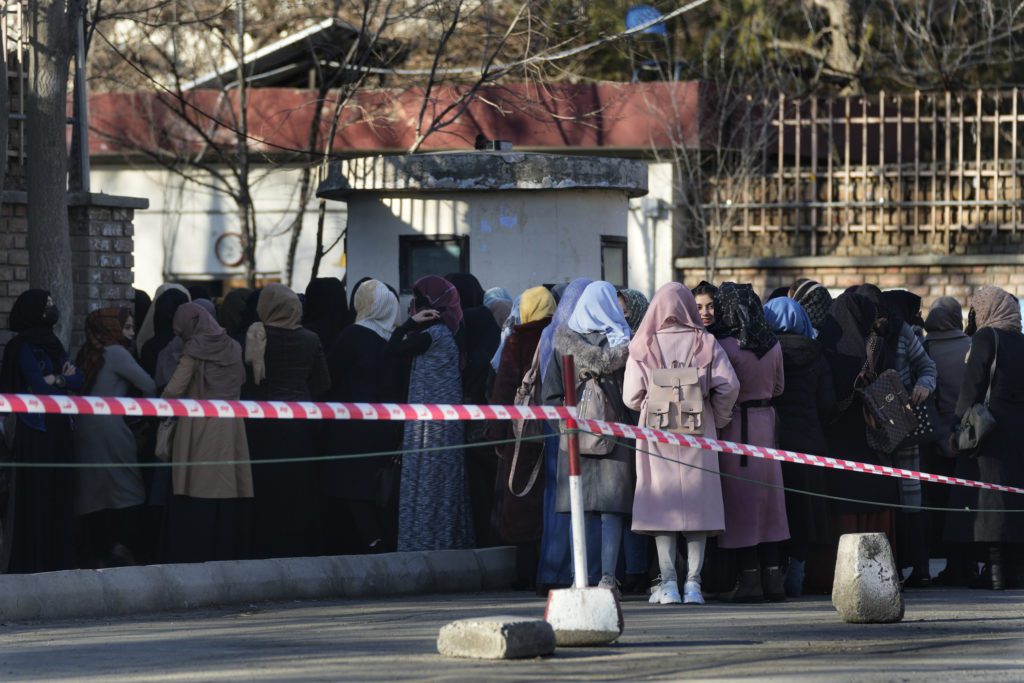 Αφγανιστάν: Απαγόρευσαν τη φοίτηση γυναικών στα πανεπιστήμια οι Ταλιμπάν