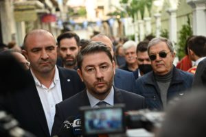 Ανδρουλάκης: «Διμέτωπος» αγώνας με επίθεση σε ΝΔ και ΣΥΡΙΖΑ