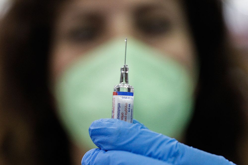 Χωρίς ιατρική συνταγή ο αντιγριπικός εμβολιασμός από σήμερα – Ποιους αφορά