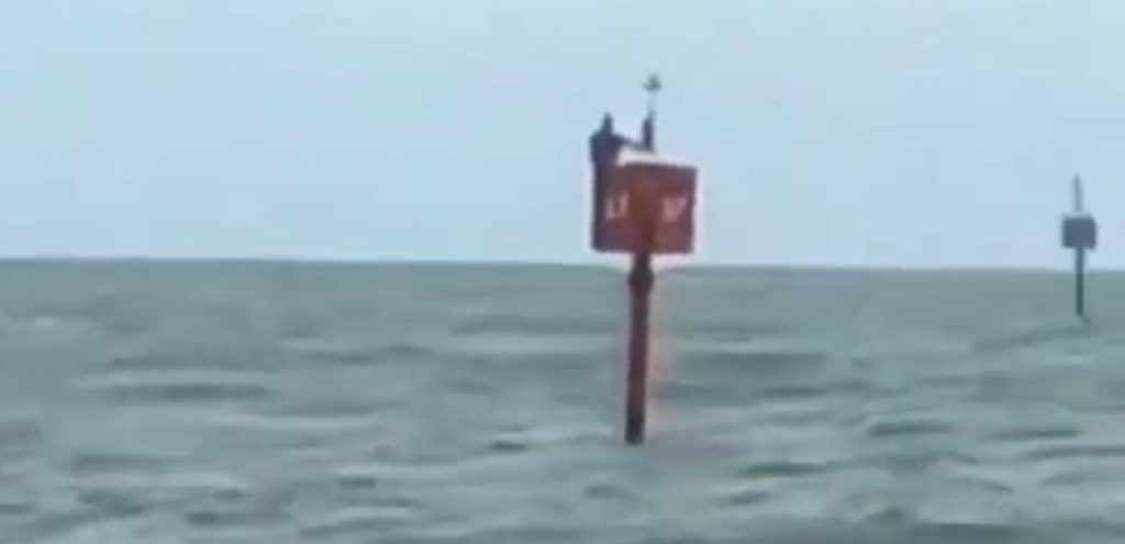 Βραζιλία: Ψαράς επέζησε σε σημαδούρα για δύο ημέρες