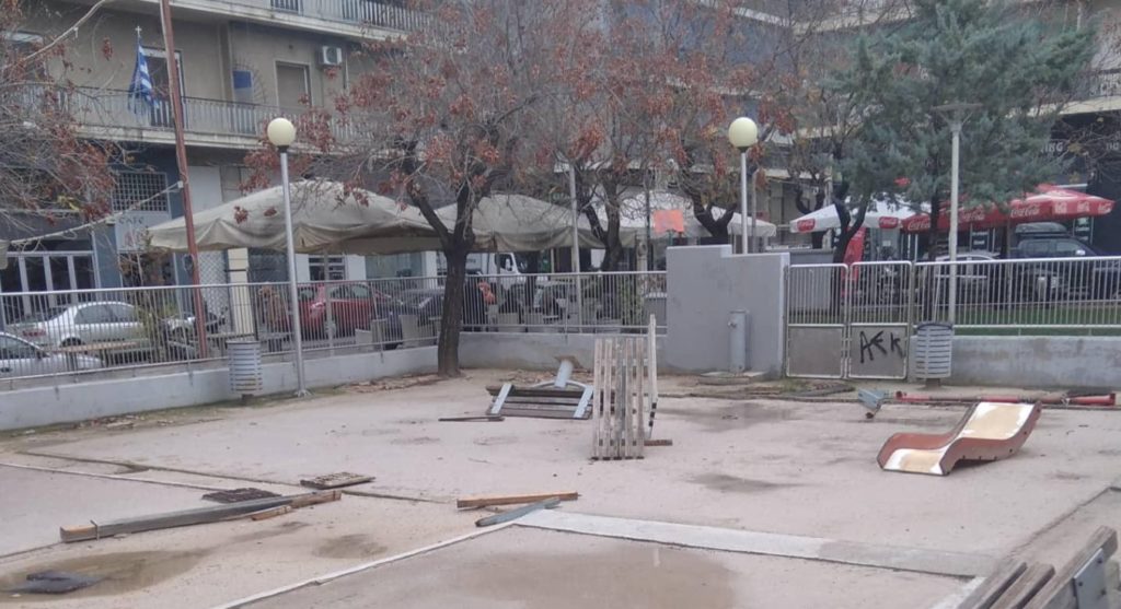 «Ανοιχτή Πόλη»: Εγκατάλειψη και αδιαφορία για την παιδική χαρά στα Θυμαράκια