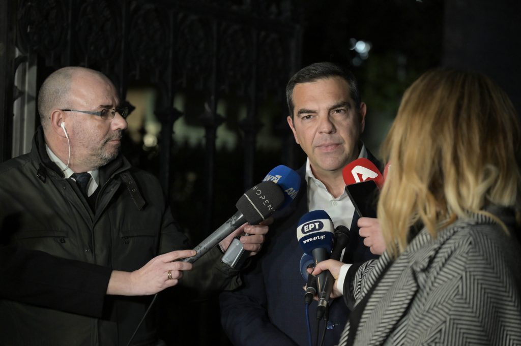 Ο Αλέξης Τσίπρας ζήτησε την παραίτηση Μητσοτάκη μετά τη συνάντηση με τη Σακελλαροπούλου (Video)