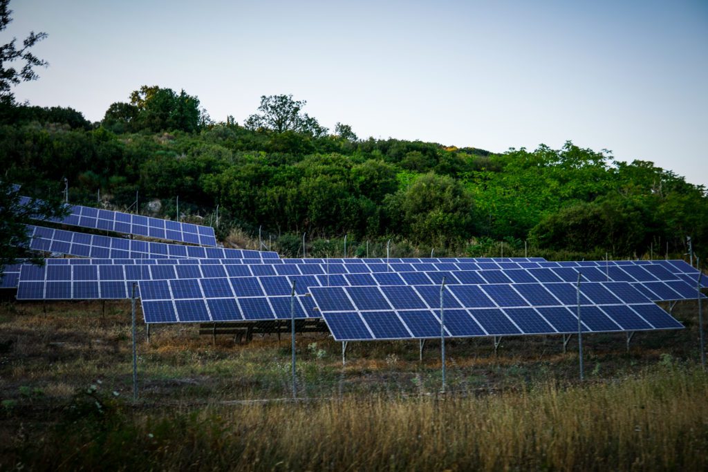 Η ΕΤΕπ στηρίζει τη ΔΕΗ Ανανεώσιμες για την εγκατάσταση φωτοβολταϊκών πάρκων ισχύος 230MWp στη Δυτική Μακεδονία