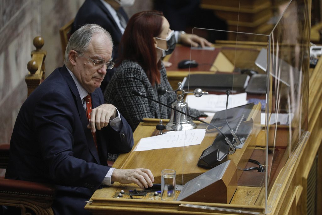 Πηγές ΣΥΡΙΖΑ: «Κυβέρνηση και Τασούλας ευτελίζουν τη Βουλή των Ελλήνων»