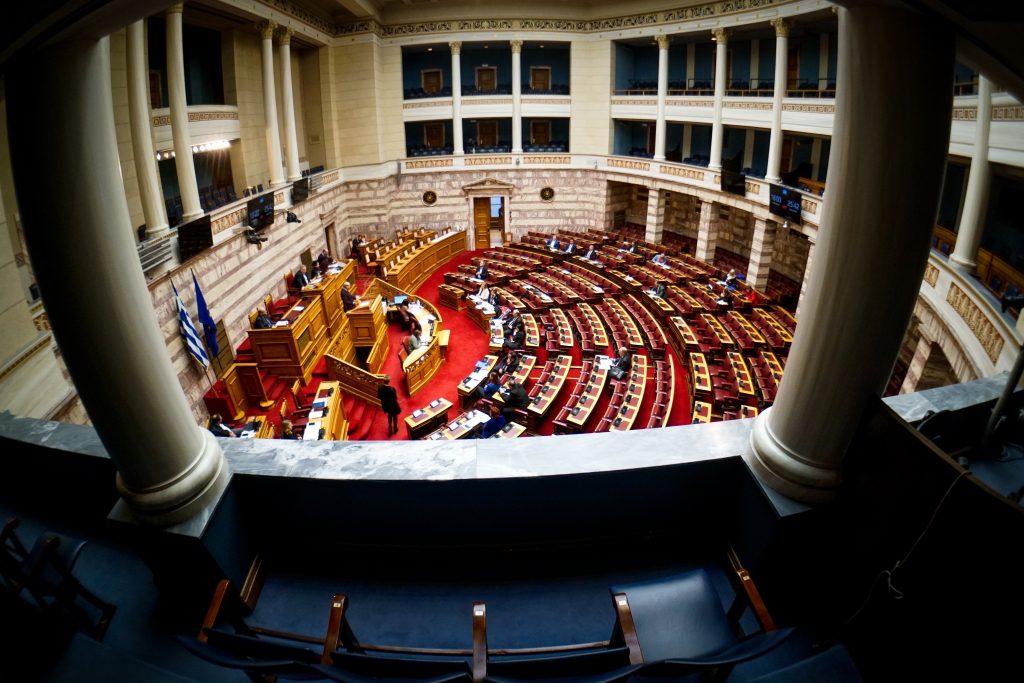 Κατέρρευσαν οι ρυθμίσεις της κυβέρνησης Μητσοτάκη για τους Δήμους – Κατατέθηκε τροπολογία στη Bουλή